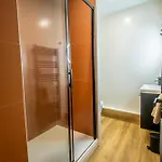 Chez Alex Vue Directe Sur La Place Nationale Апартаменты Монтобан